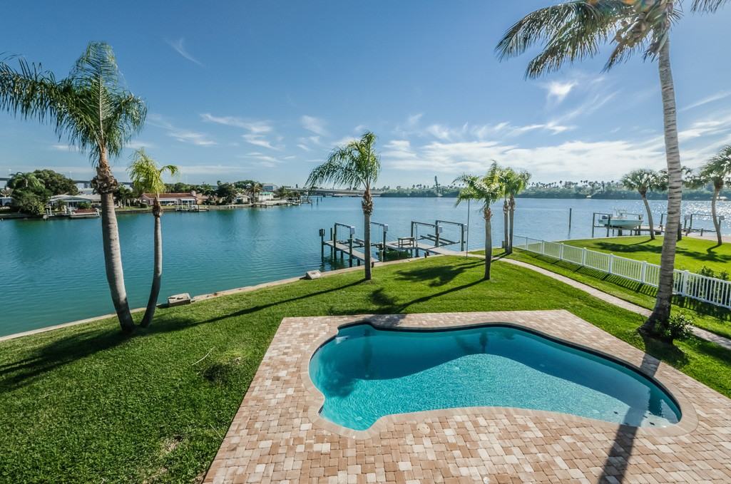 3876 Belle Vista Dr E - Photo 2 of 25