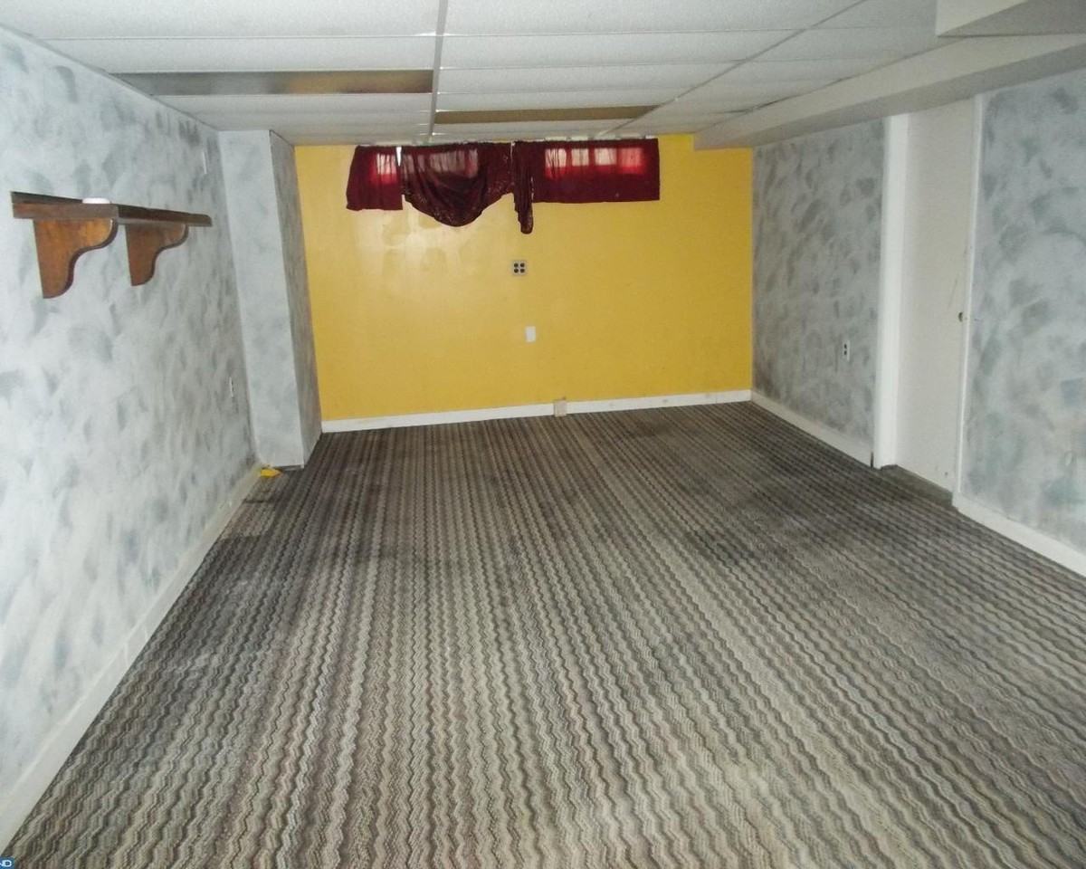 308 Colonial Rd - Photo 3 of 6
