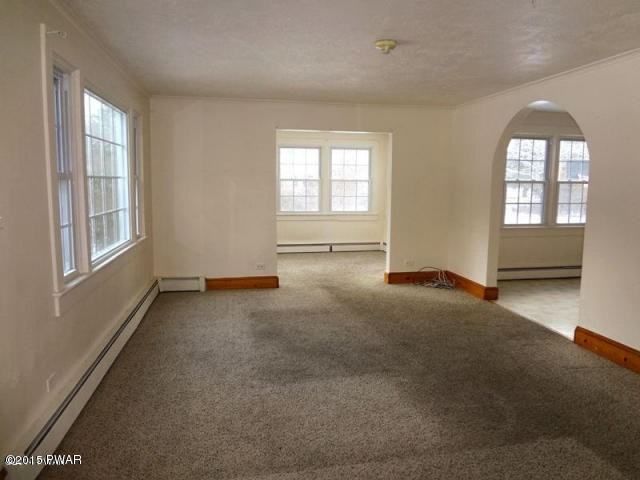 261 S Sterling Rd - Photo 3 of 12