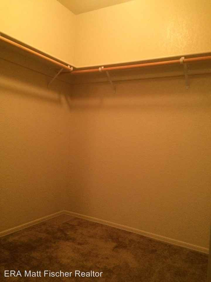 9237 E 31st Ln - Photo 3 of 8
