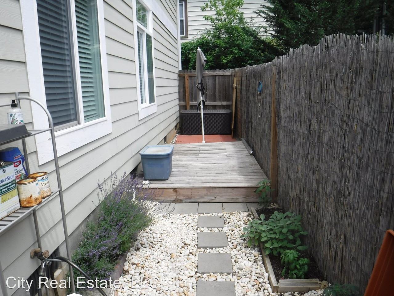 33 Clyde St #A - Photo 3 of 13