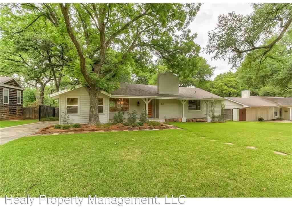 432 Eastwood Ave - Photo 3 of 23