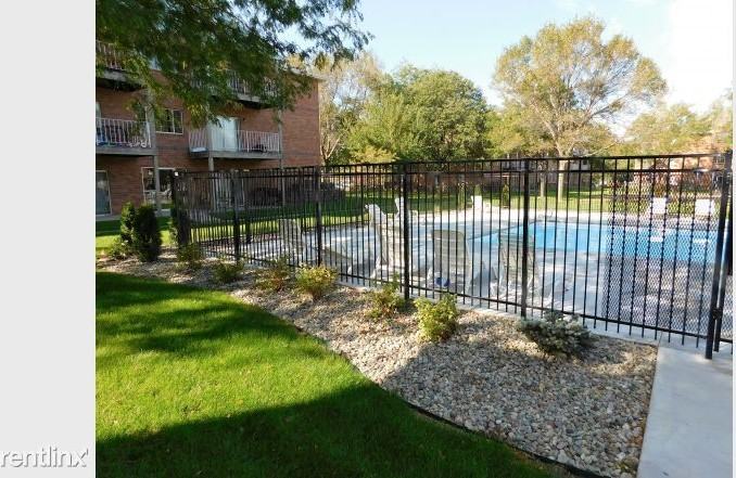 Embassy Park Apartments - Photo 3 of 4