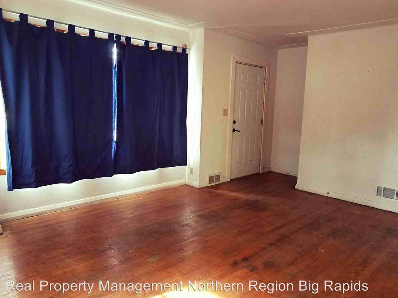 303 Hemlock St - Photo 2 of 8