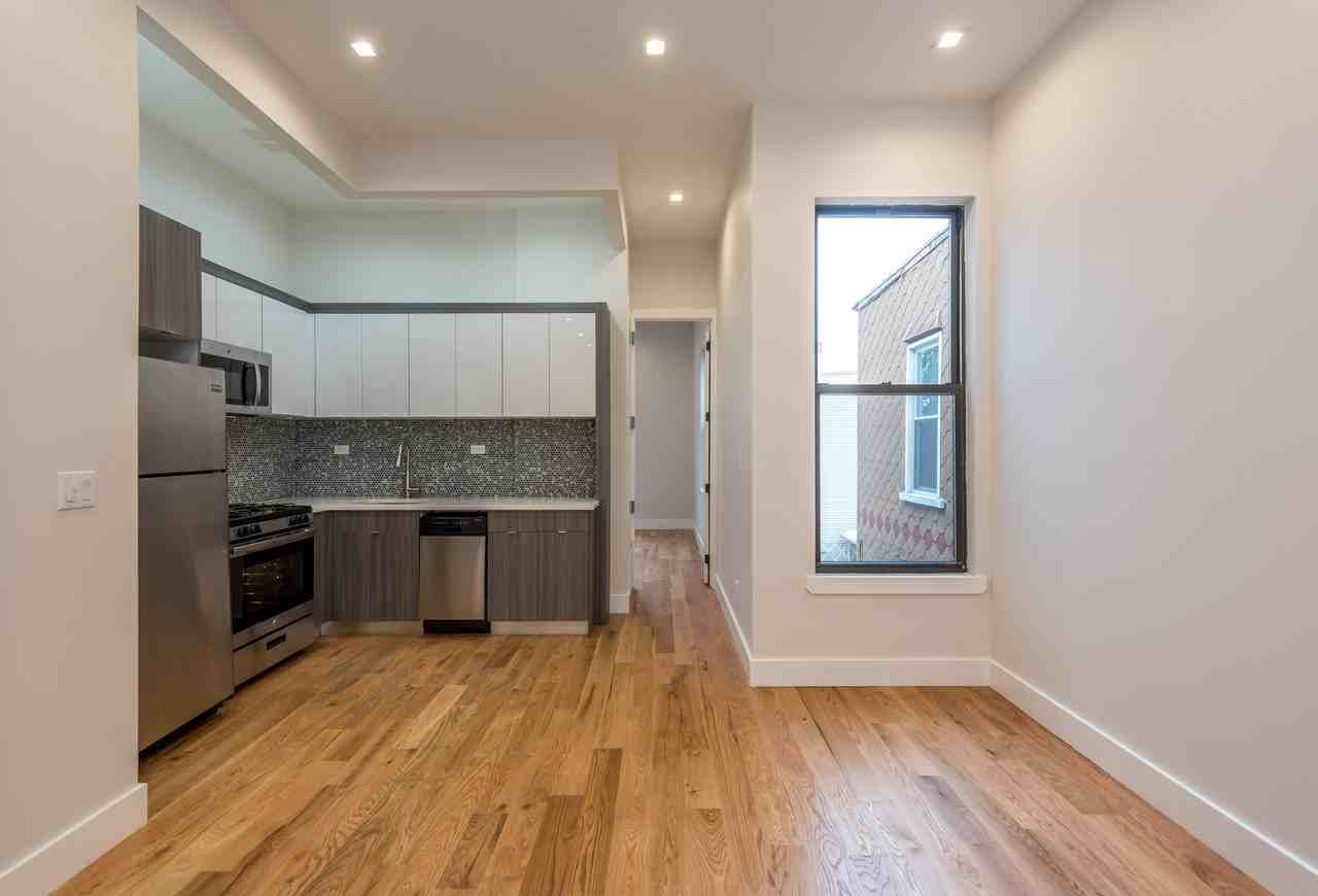 661 Onderdonk Avenue #32