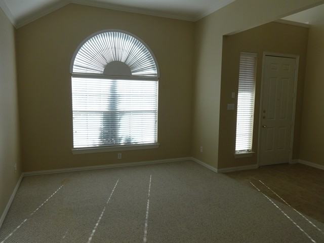 8001 Amesbury Ln - Photo 2 of 14