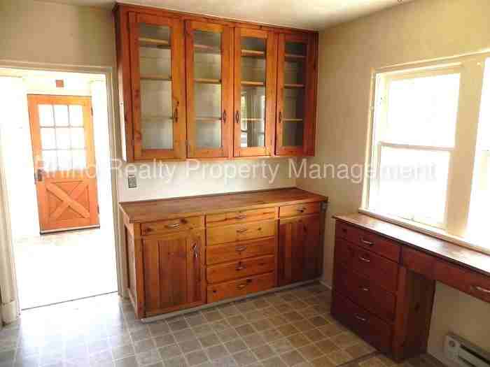 525 Buena Vista Dr SE - Photo 2 of 12