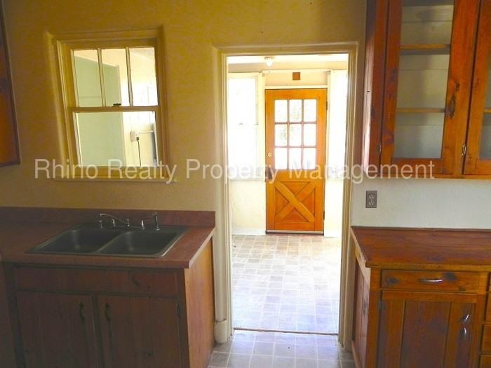 525 Buena Vista Dr SE - Photo 3 of 12