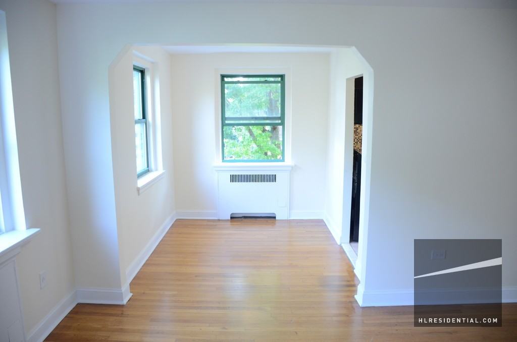 Creston Ave #2L