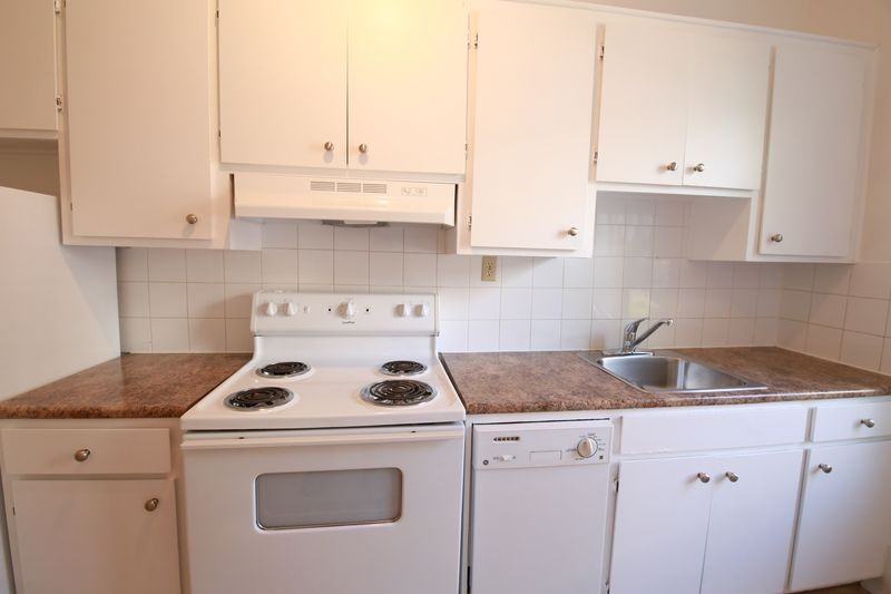 590 Avenue Outremont, Montréal, QC H2V 1W2 3 Bedroom Apartment for