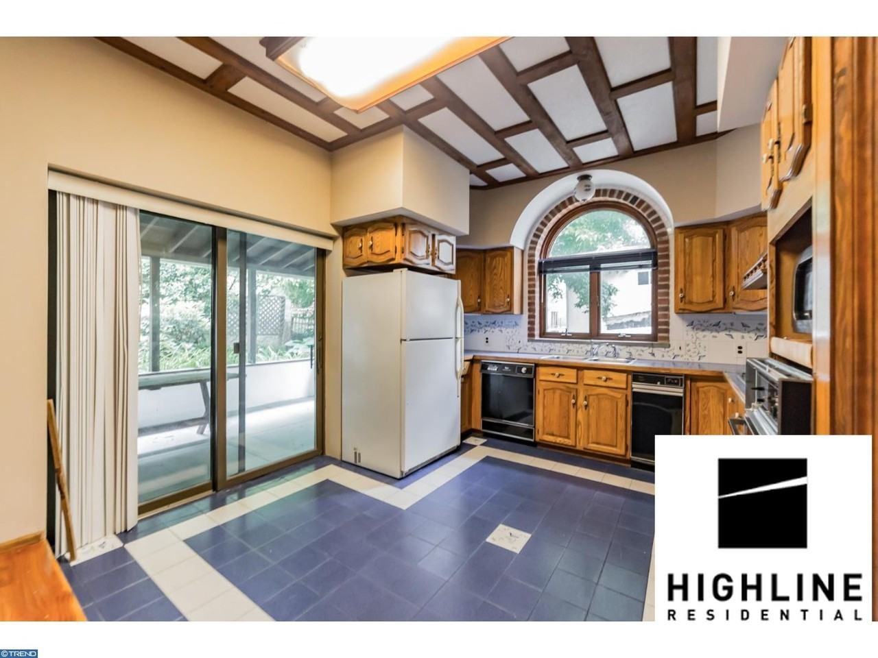 208 Dawson Street - Photo 2 of 23