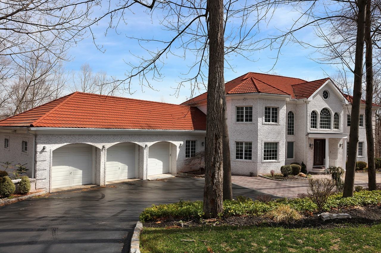 429 Wendover Dr - Photo 3 of 18