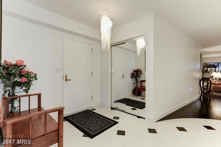 1300 Crystal Dr #805S - Photo 2 of 29