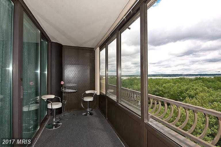 1300 Crystal Dr #805S - Photo 3 of 29