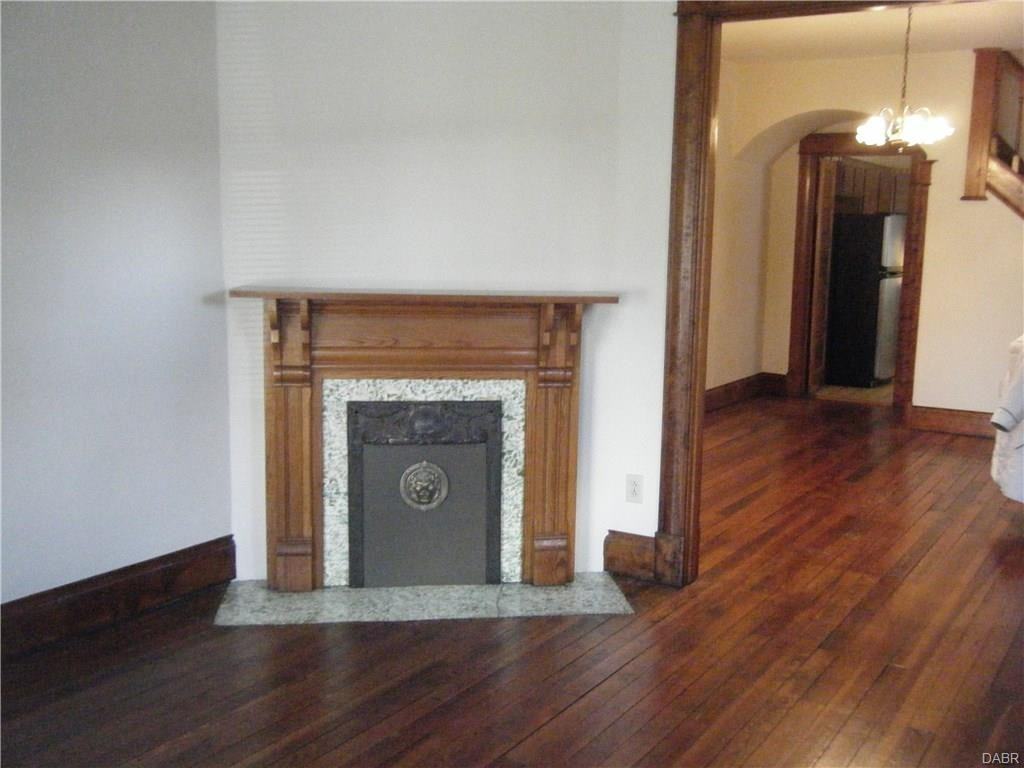 216 Green St - Photo 2 of 27