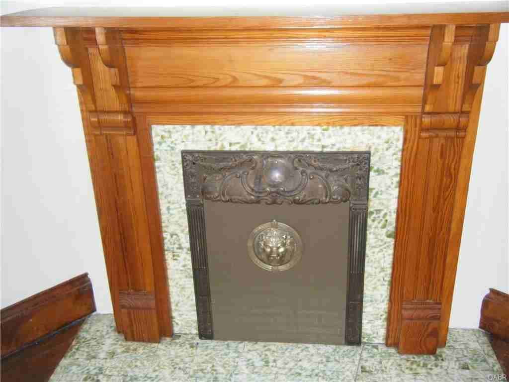 216 Green St - Photo 3 of 27