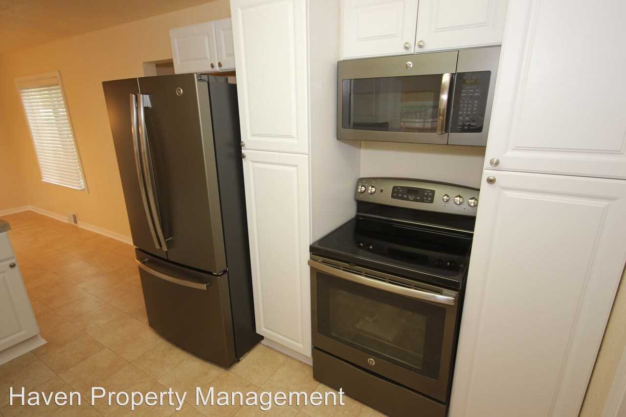 280 10th Ave N - Photo 3 of 11