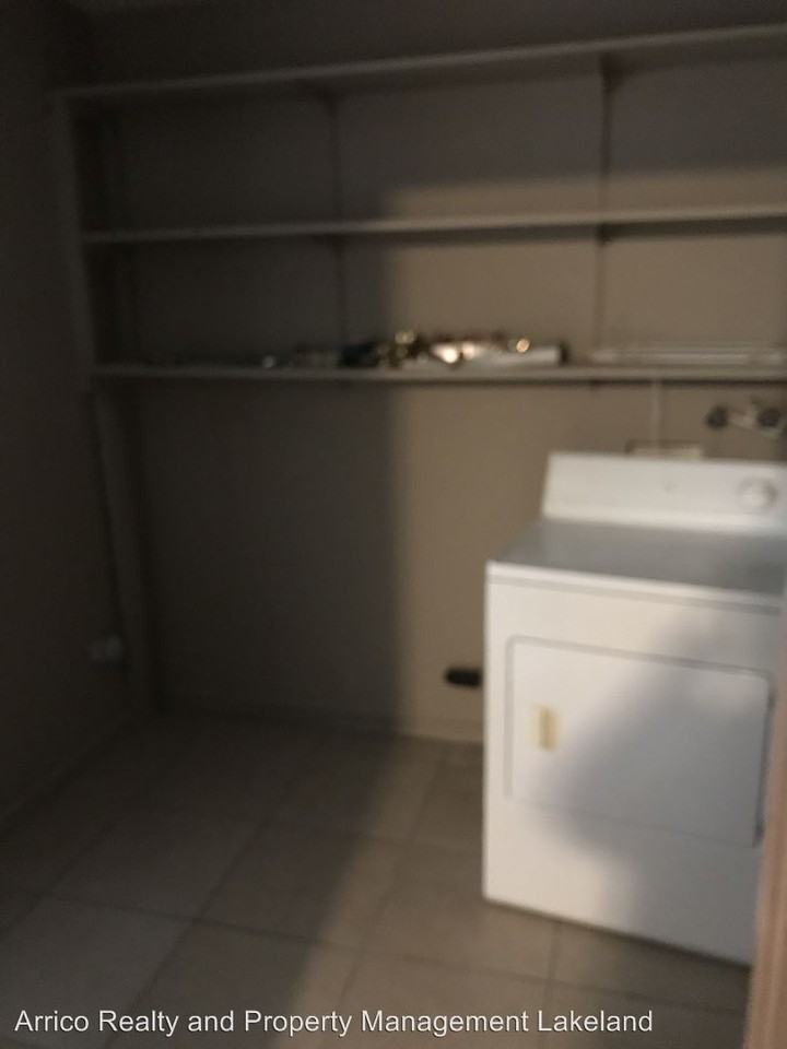 829 W Carole St - Photo 3 of 8