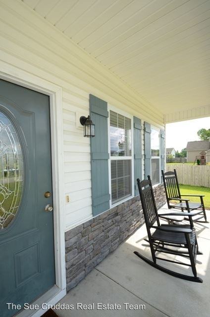 302 Crockett Ridge Ct W - Photo 3 of 48