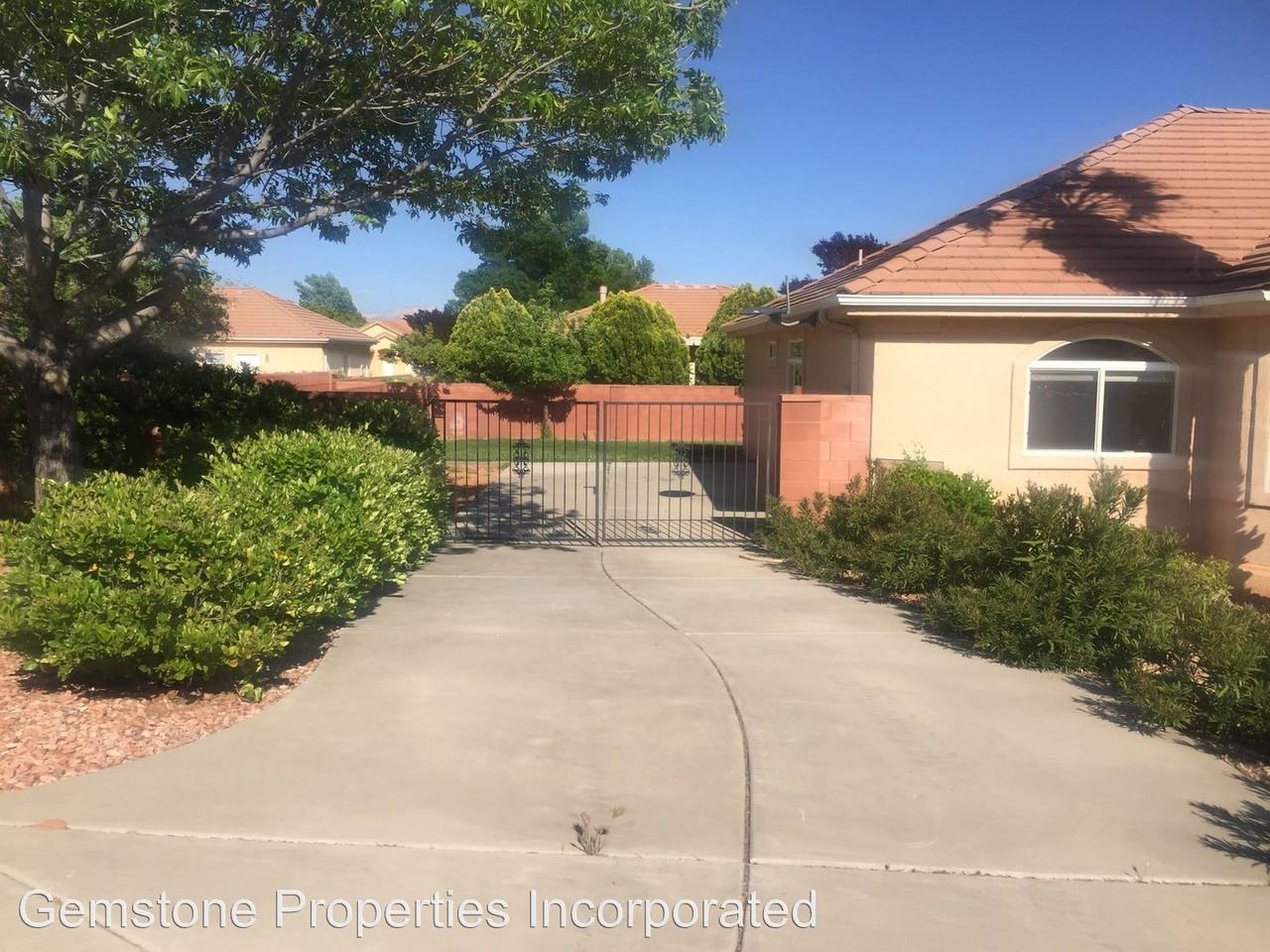 256 N 2633 W - Photo 2 of 16