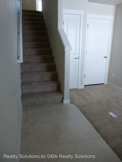 11160 SW Berlin Ave - Photo 3 of 12