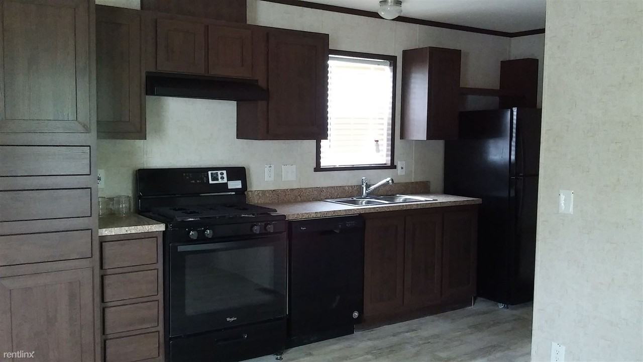 Rosewood Manor dba Island Grove MHC - Photo 2 of 8