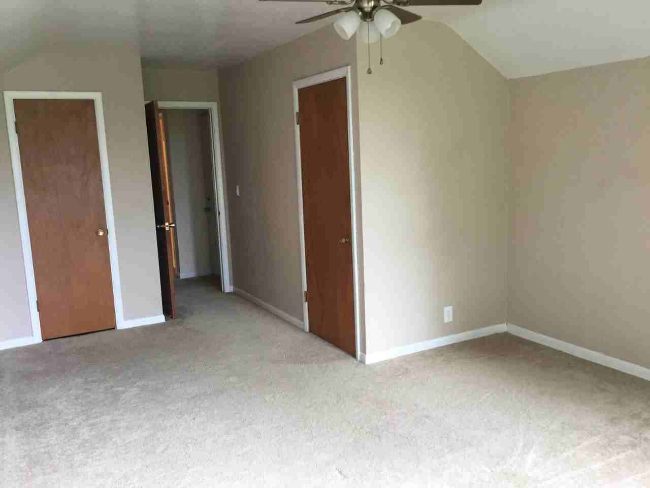 817 Illinois Ave - Photo 2 of 6