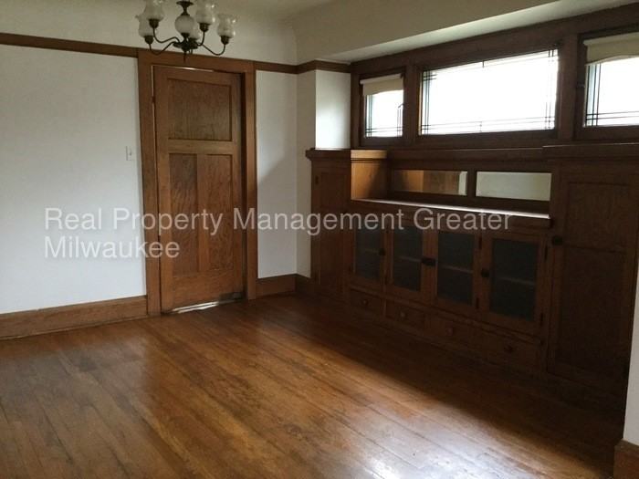 2810 N 52nd St - Photo 2 of 3