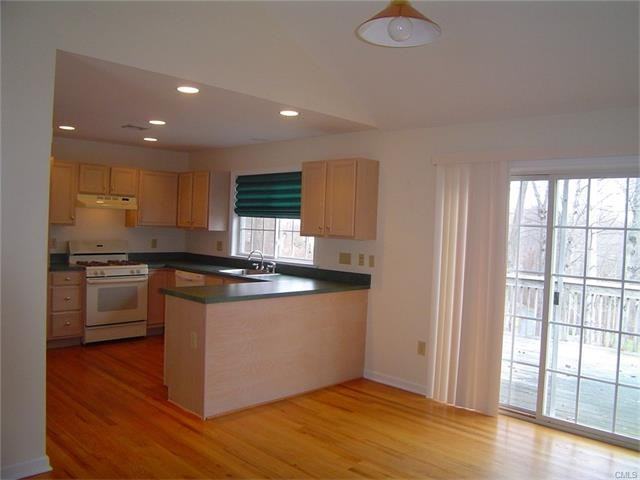 14 Skytop Dr - Photo 3 of 12