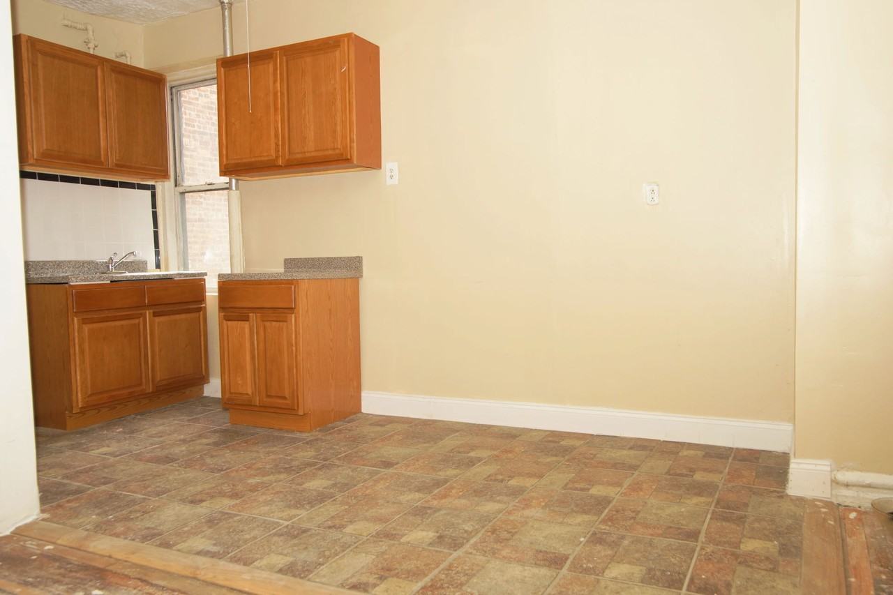 1665 Monroe Avenue #4i - Photo 2 of 24