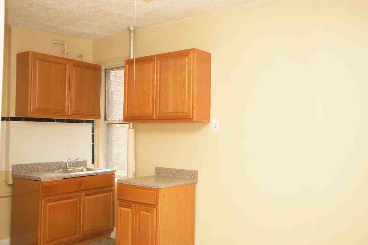 1665 Monroe Avenue #4i - Photo 3 of 24