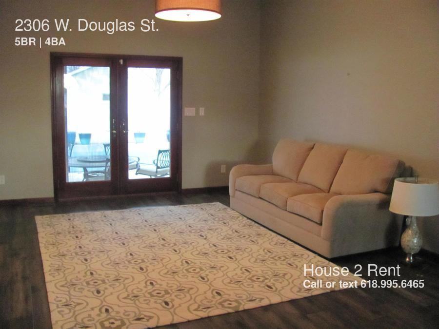 2306 W Douglas Dr - Photo 2 of 7