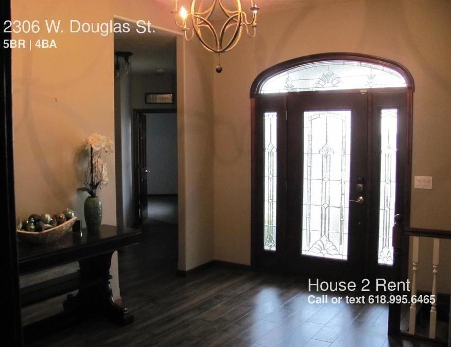 2306 W Douglas Dr - Photo 3 of 7