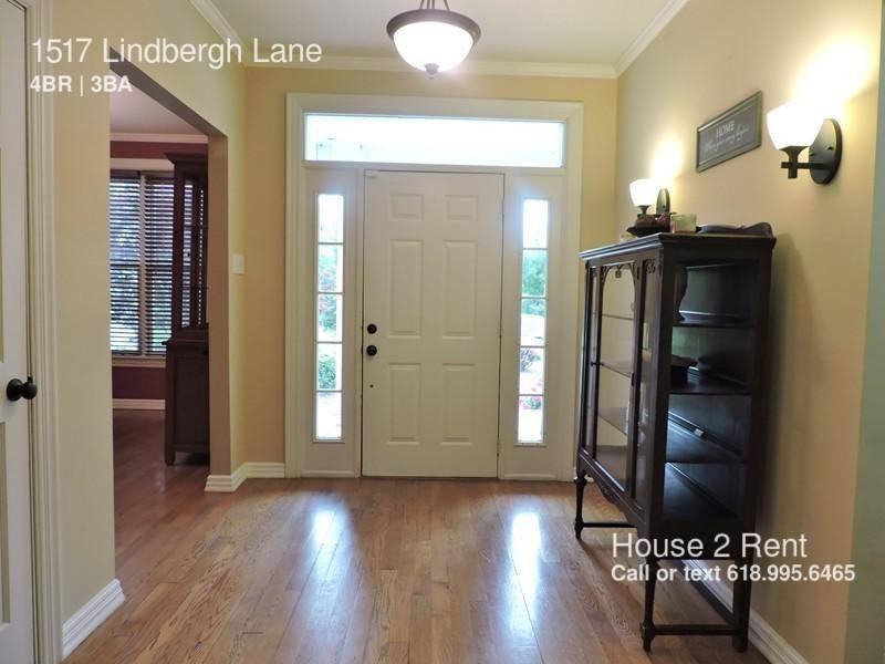 1517 Lindbergh Ln - Photo 2 of 15