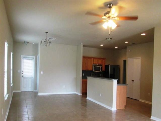 2613 Las Brisas St - Photo 2 of 10