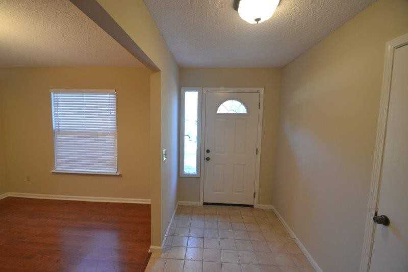 11069 Reading Rd - Photo 2 of 7