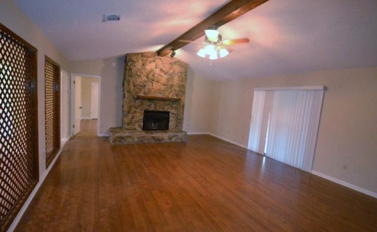 11069 Reading Rd - Photo 3 of 7