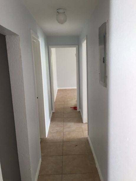 2505 NW 9th Ct - Photo 3 of 12