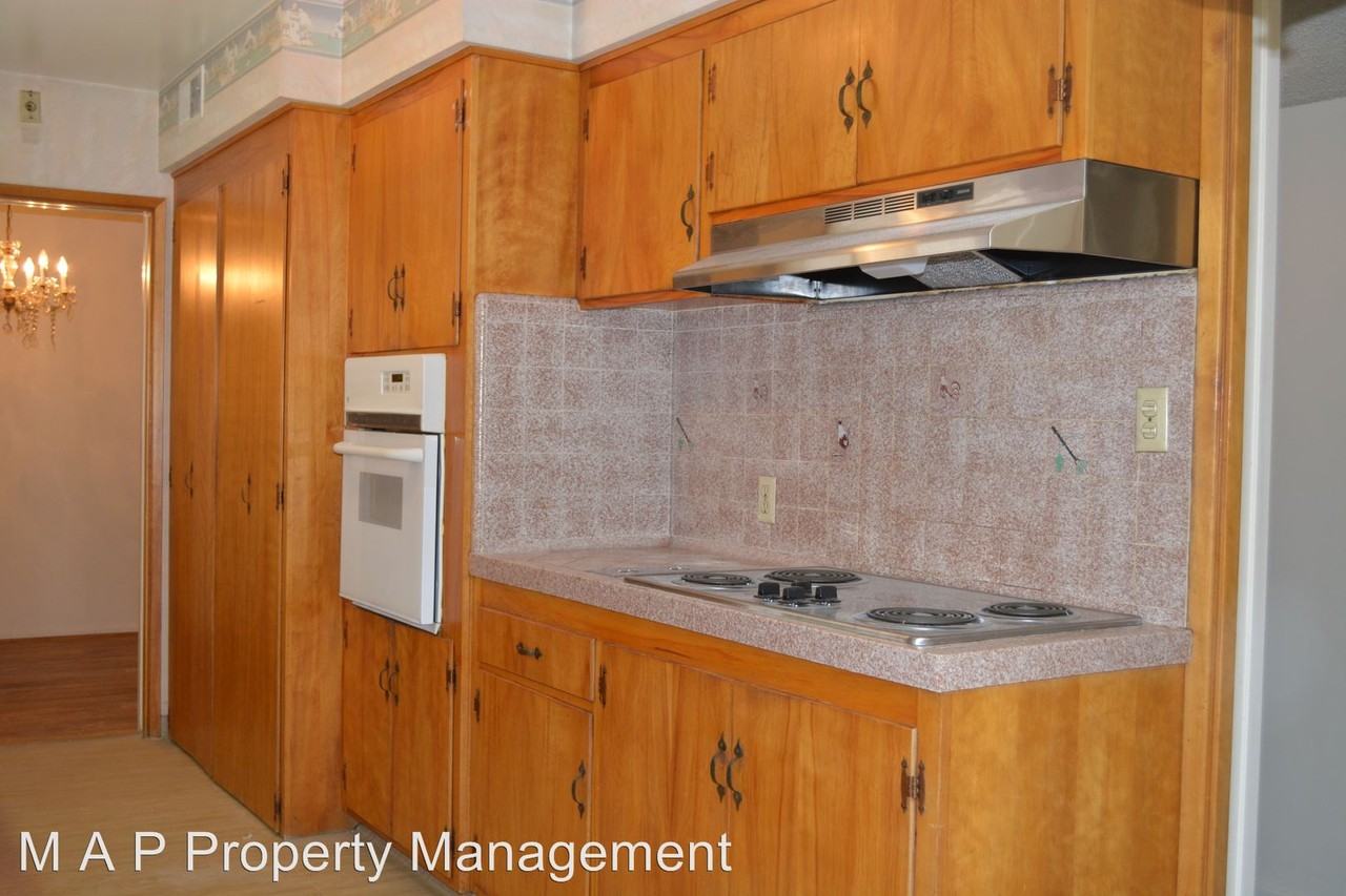 4151 Gangel Ave - Photo 3 of 9