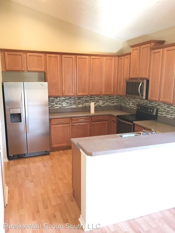 202 Brassington Dr - Photo 2 of 15