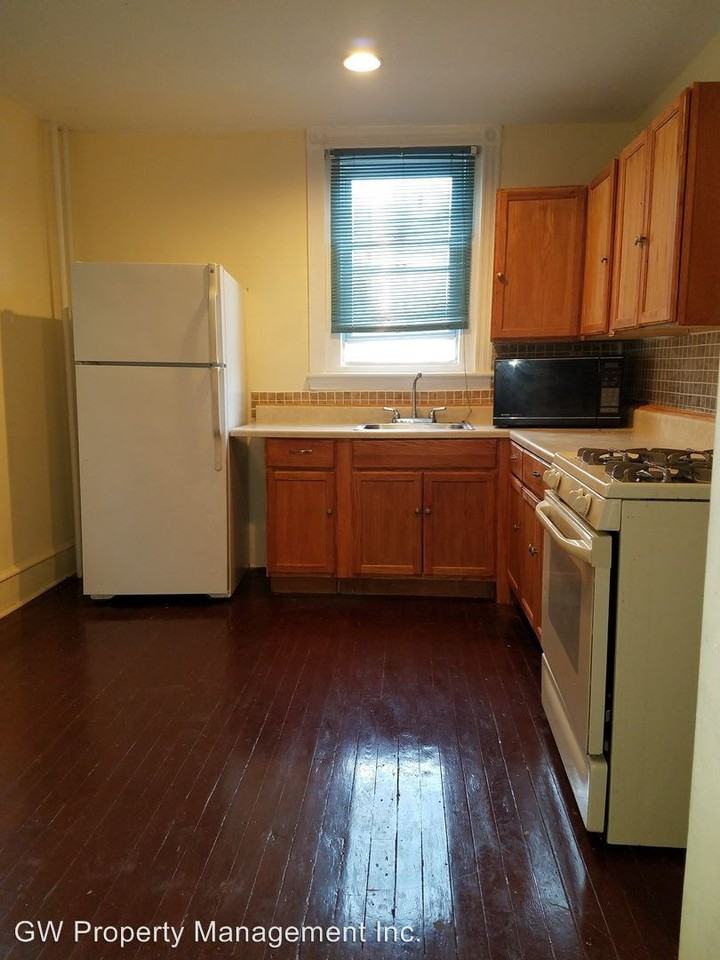 126 W Pomona St - Photo 3 of 11