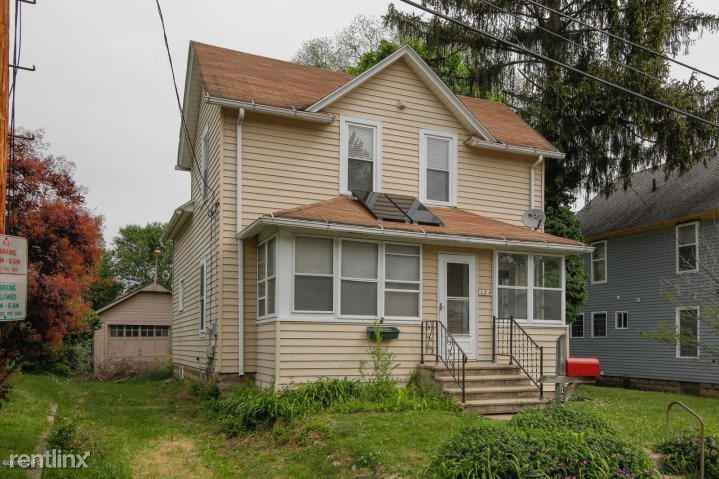 124 Remine St - Photo 2 of 17