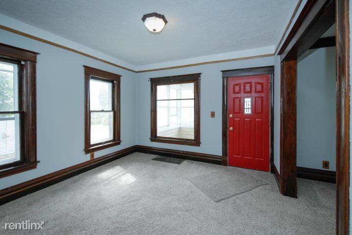 124 Remine St - Photo 3 of 17