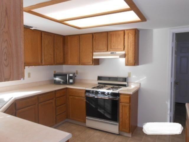 2912 Seminole Dr - Photo 3 of 11