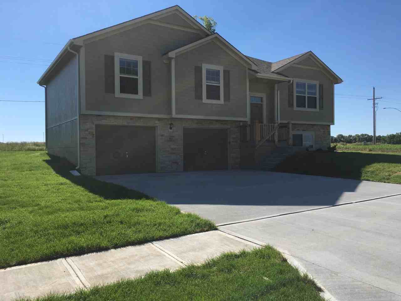 807 Rockville Terrace - Photo 3 of 21