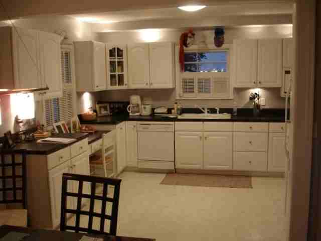 1285 Bayard Ave - Photo 2 of 4