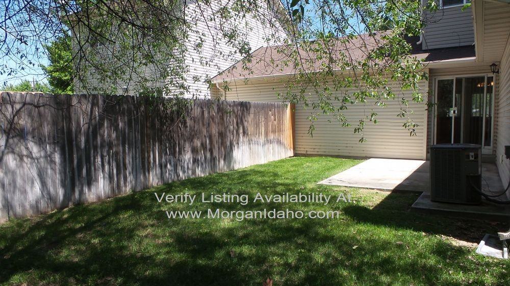 6698 Poplar St - Photo 2 of 15