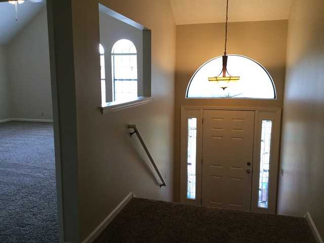 1516 Crosswind Dr - Photo 2 of 16