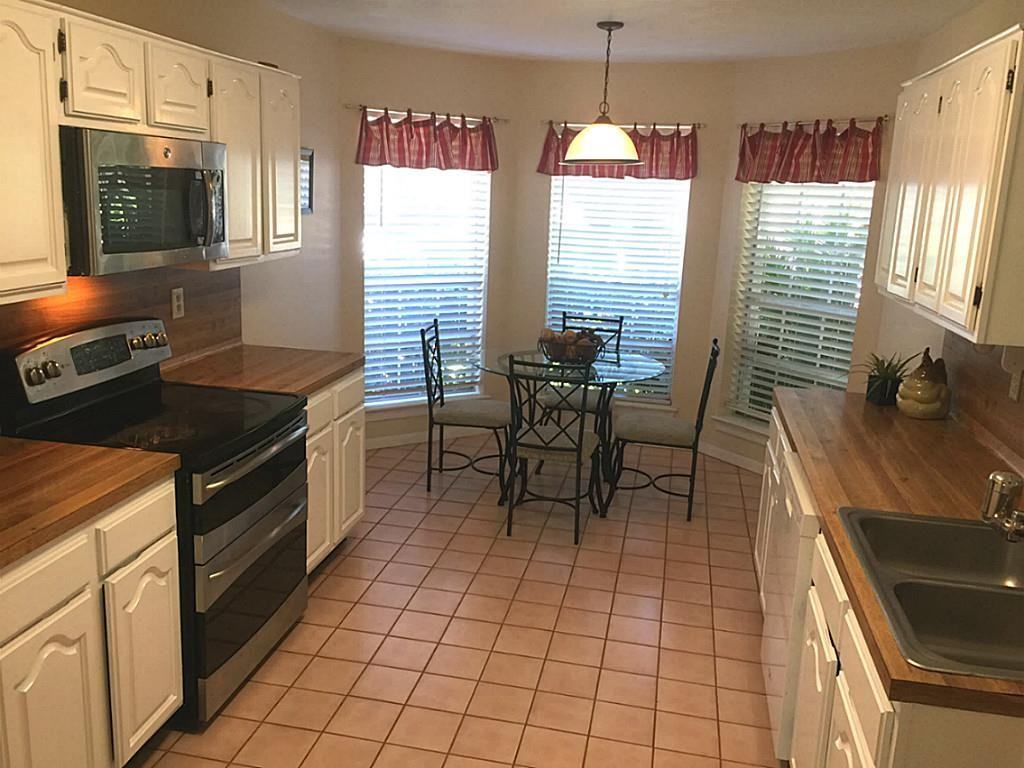 714 Regency Ct - Photo 3 of 27