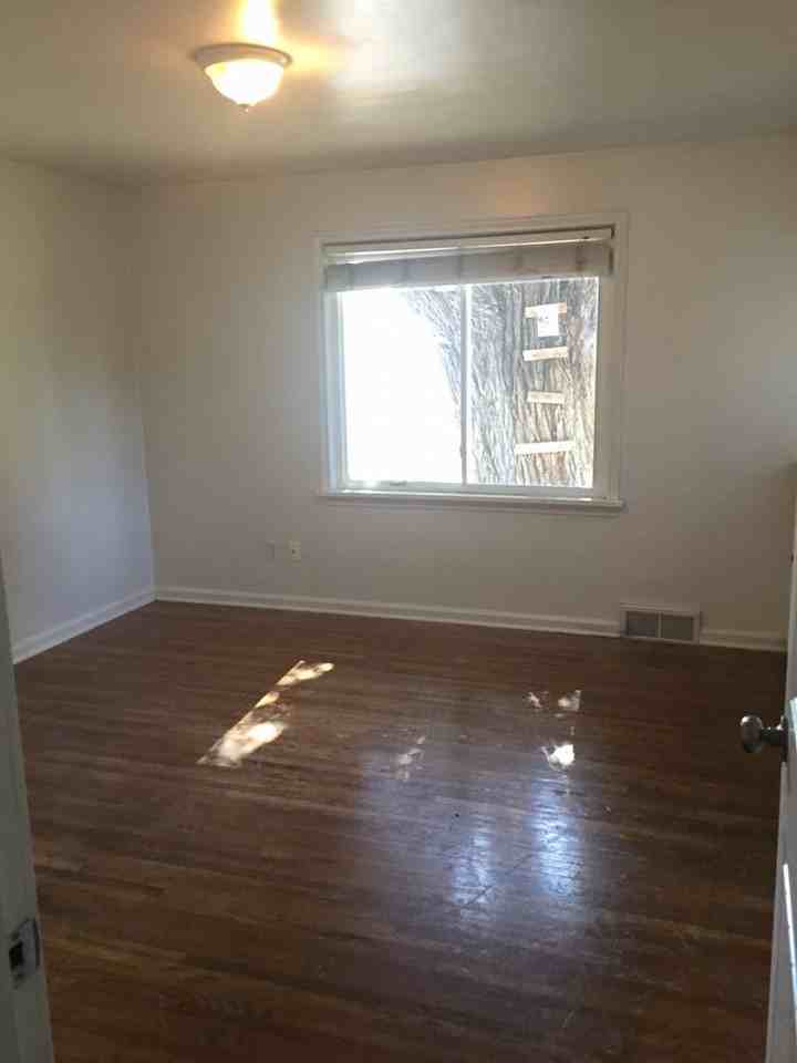 451 E 800 S - Photo 3 of 3